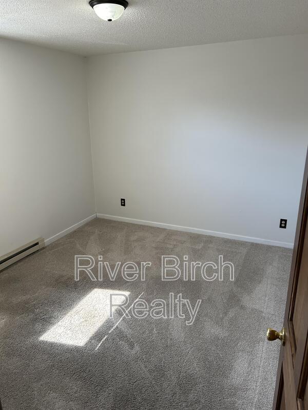 Building Photo - 1006 S College St