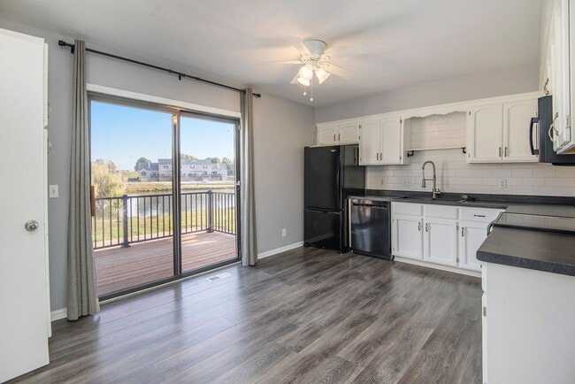 Building Photo - 2BR/1.5BA Townhouse in Smithville: GREAT LOCATION