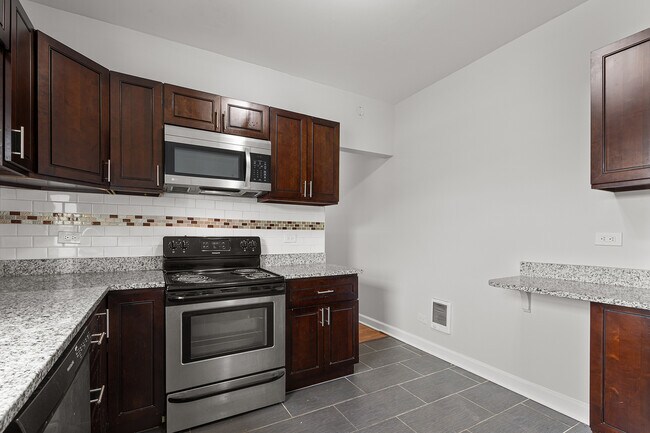 Foto del edificio - 3641 W Dickens Ave