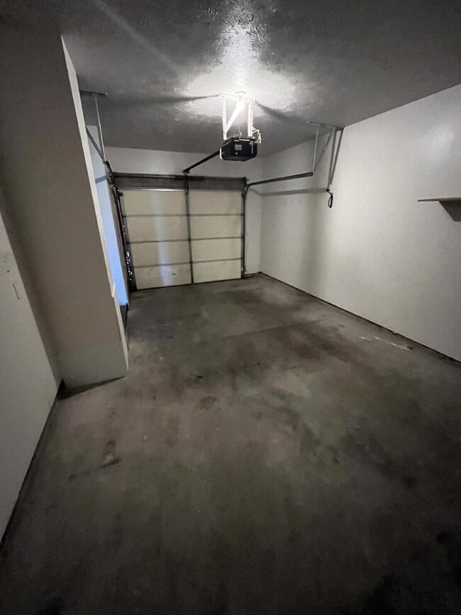 Building Photo - 307 Onyx Dr