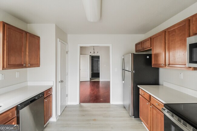 Building Photo - 160 Lakeside Point