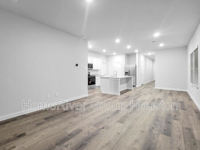 Foto del edificio - 17848 Lionheart Rd