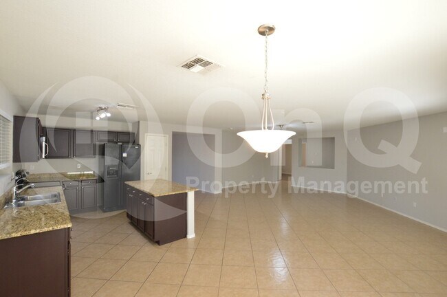 Building Photo - 3735 E Sheffield Rd