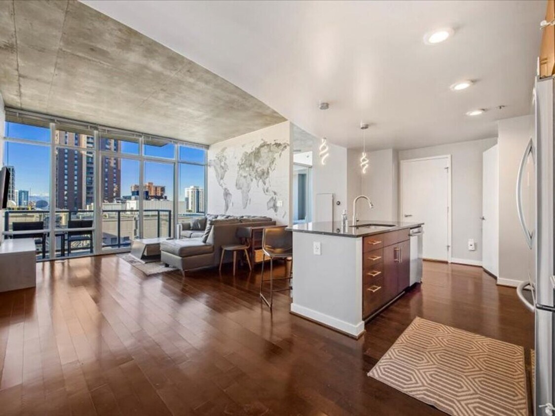 Primary Photo - Luxury High Rise Condo Available NOW!