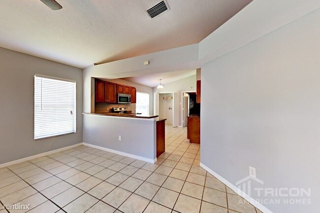 Building Photo - 28925 Long Meadow Loop