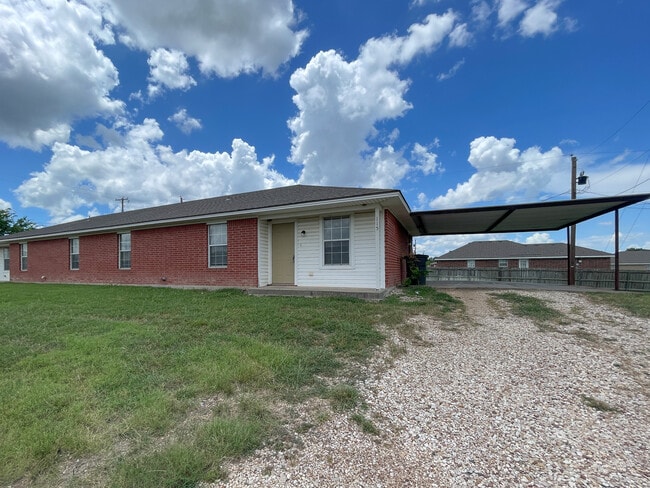 Building Photo - 115 Spring Berry Ln