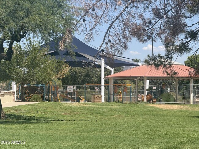 Foto del edificio - 7216 W Irma Ln