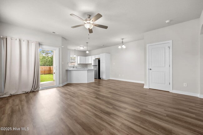 Foto del edificio - 249 Shallowbag Bay Ln