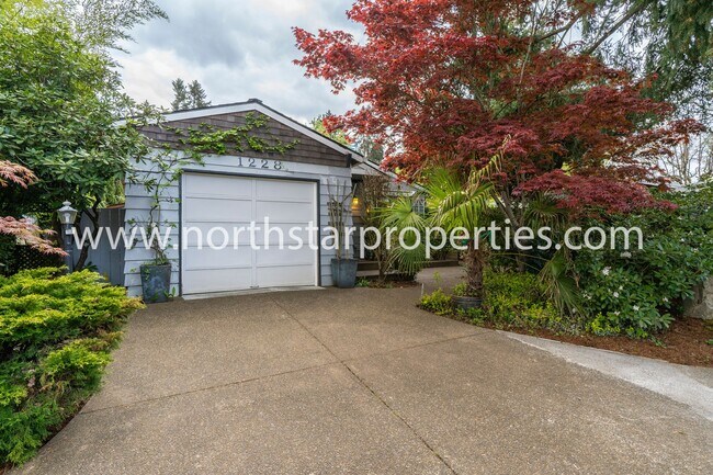 Foto del edificio - Charming Lake Oswego Ranch