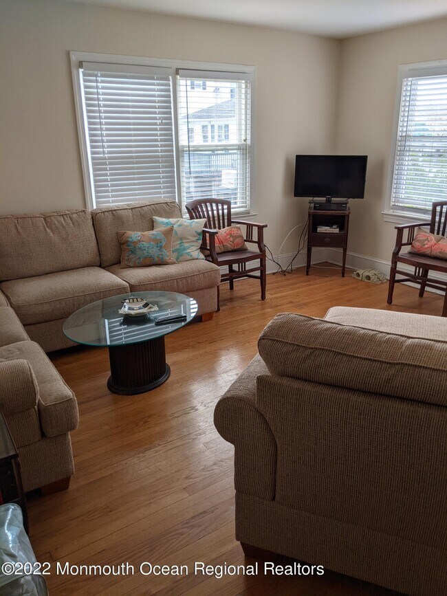 Building Photo - 108 Lincoln Ln