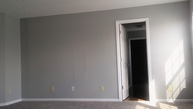 Foto del edificio - 2205 Shadowbrook Dr