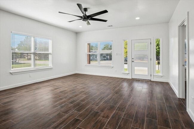 Building Photo - 329 S 2nd St