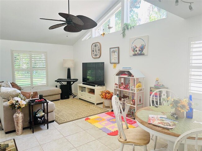 Building Photo - 5051 Village Garden Dr