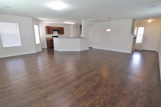 Building Photo - 5403 Rio Ramos St