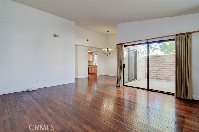 Foto del edificio - 8566 Fallbrook Cir