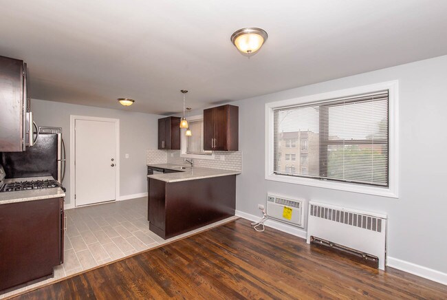 Building Photo - Large Newly Rehabbed Garden Apartment with...