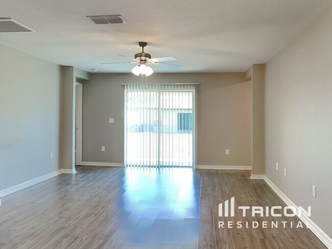 Foto del edificio - 6130 Dolostone Dr
