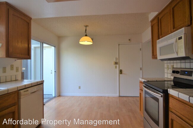 Building Photo - 3 br, 2.5 bath House - 34198 Tony Terrace