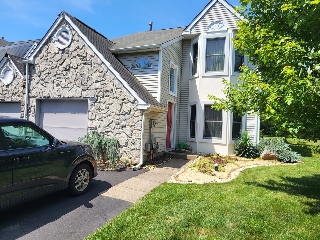 Primary Photo - 17 Walton Ct