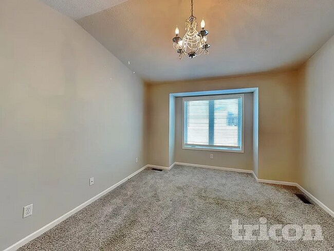 Foto del edificio - 1525 Independence Ave N