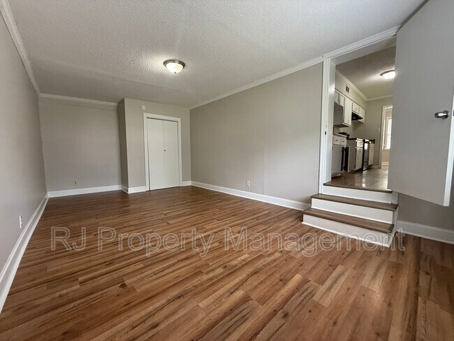Building Photo - 3602 Donna Dr
