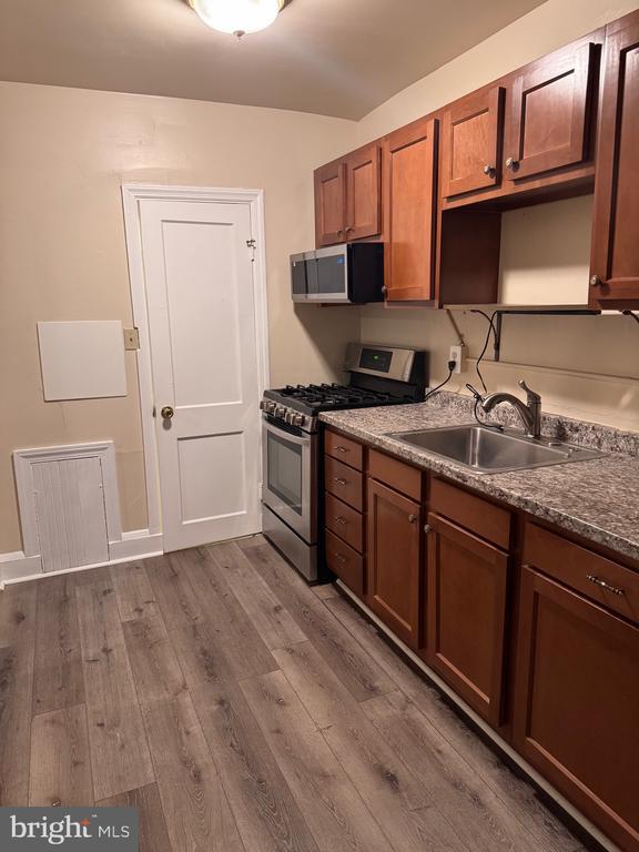 Building Photo - 4041 Wilkens Ave