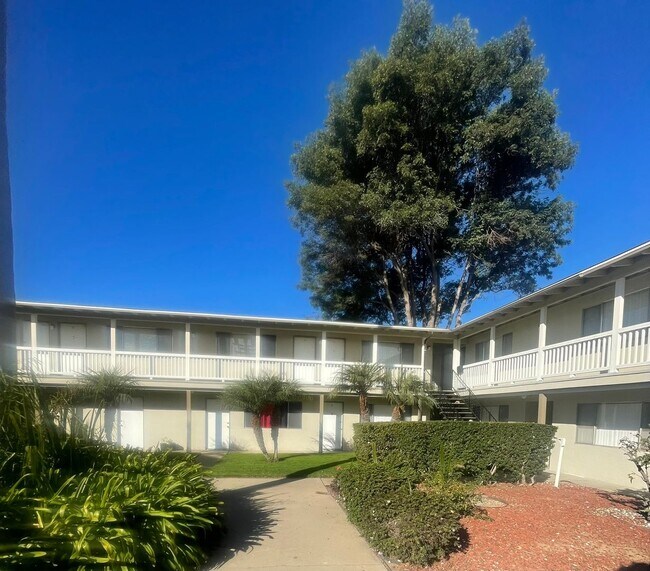 Foto del edificio - Coming Soon!! Downstairs studio, with water, trash and basic cable included!