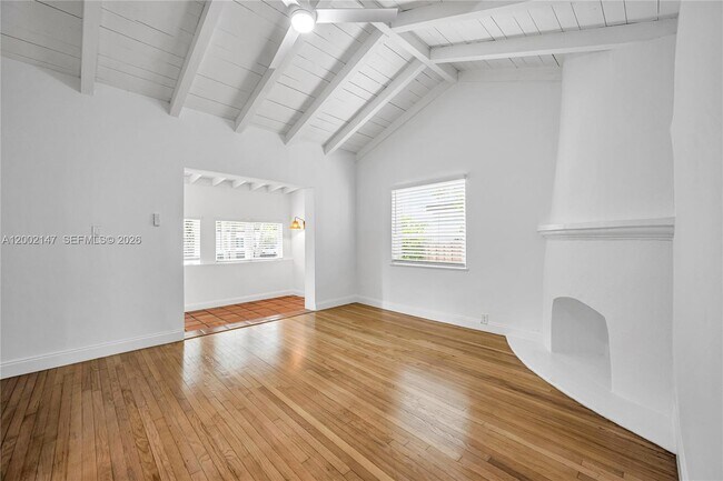 Foto del edificio - 429 NE 73rd St