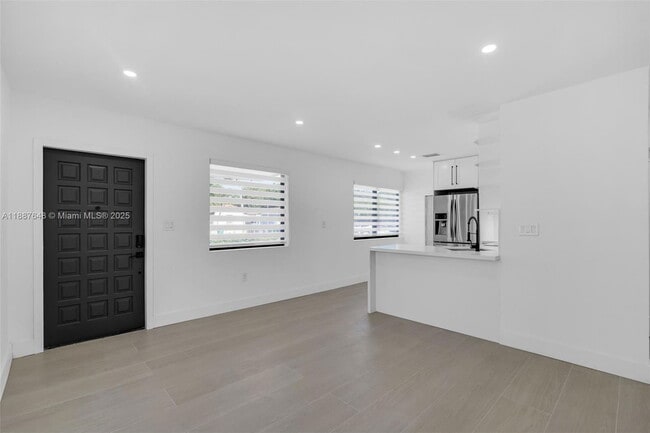 Building Photo - 1293 SW 22nd Ave