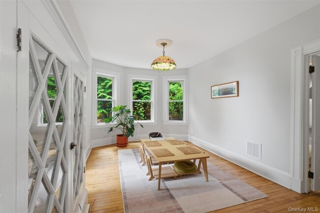 Building Photo - 988 US-9W