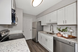 Building Photo - Charleston Oaks Apartments
