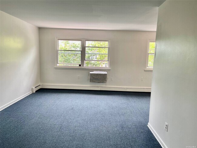 Building Photo - 69-57 Alderton St