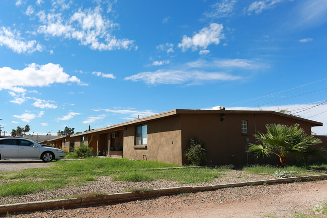 Building Photo - Catalina Apartments