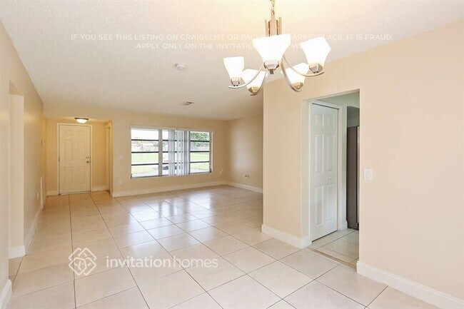 Foto del edificio - 8744 Southampton Dr