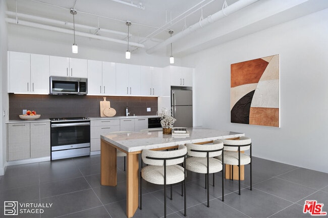 Foto del edificio - 939 S Broadway