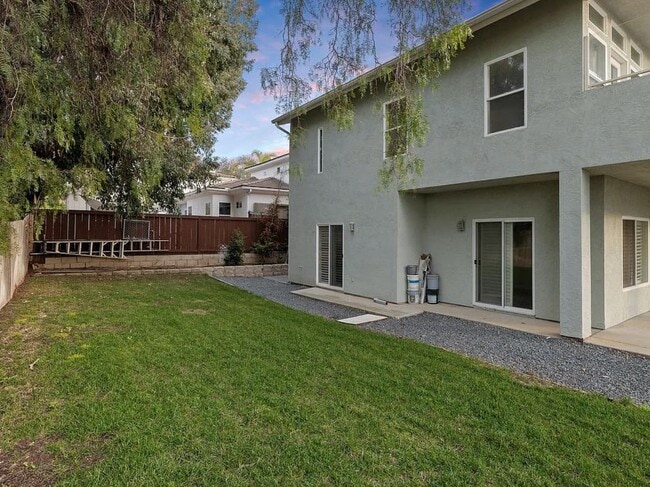 Building Photo - 876 Bonita Dr