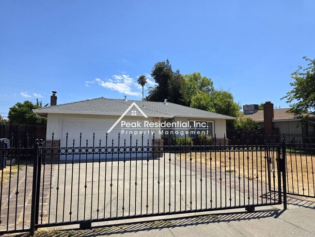 Building Photo - Charming Sacramento 3bd/2ba Home!