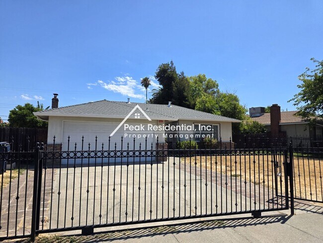 Foto del edificio - Charming Sacramento 3bd/2ba Home!