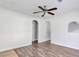 Building Photo - 116 Trahan St