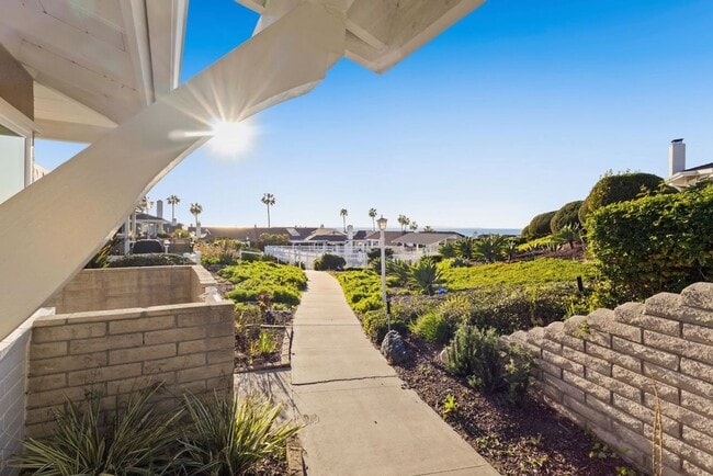 Foto del edificio - Stunning Ocean View Home in 55+ Colony Cove Community