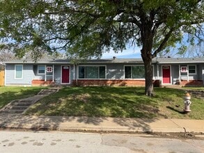 Building Photo - 12 Pershing Dr