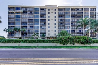 Building Photo - 7100 Sunshine Skyway Ln S