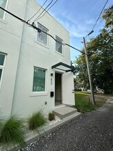 Building Photo - 140-833 Calla Terrace N