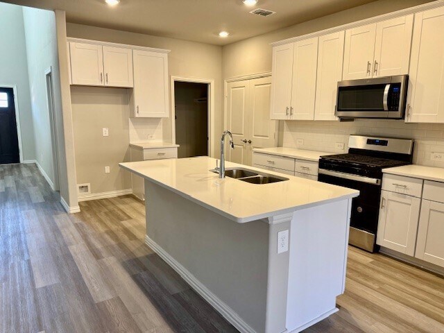 Foto del edificio - 2234 Clf Spgs Dr