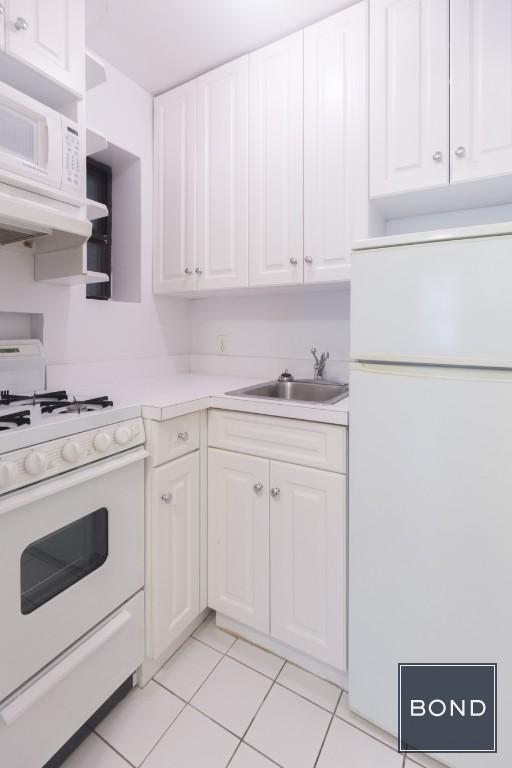 Foto del edificio - 523 E 85th St