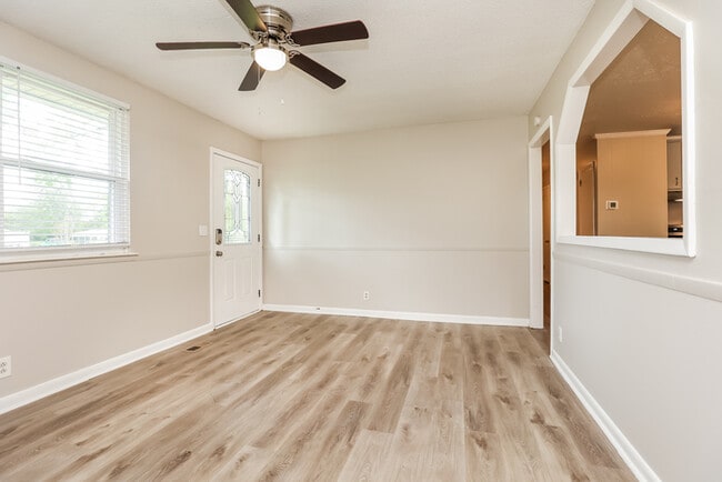 Foto del edificio - 2629 Yeargan Rd