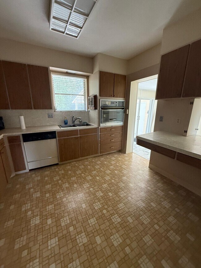 Foto del edificio - 2048 NW 8th Pl