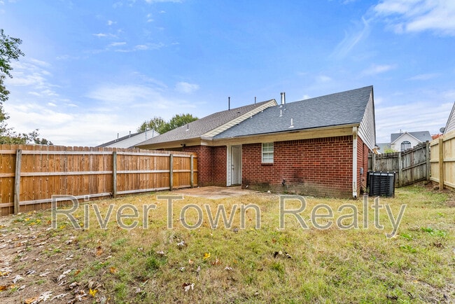 Building Photo - 7016 S Estacada Way