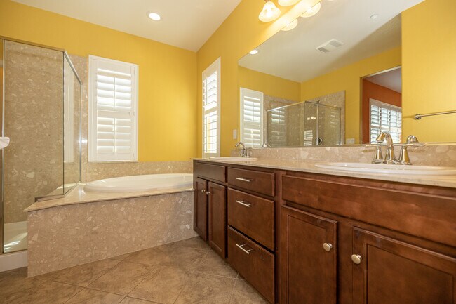 Foto del edificio - 7710 Fennel Pl