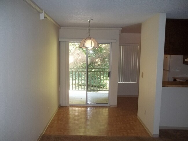 Building Photo - La Mesa Parkway Point 1 Bedroom 1 Bath